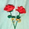 Rosas-de-papel-elaboradas-artesanalmente-para-la-diada-de-Sant-Jordi.JPG